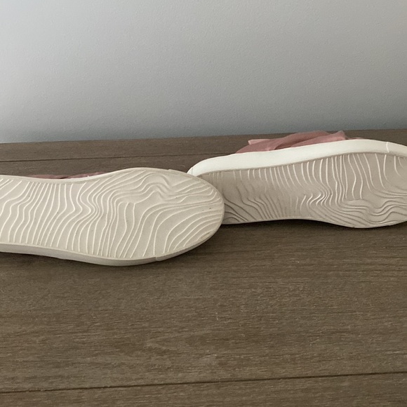 New with Stickers Steven by Steve Madden Pink Bow Slip-in Sneakers - Size 6.5 - Picture 7 of 7